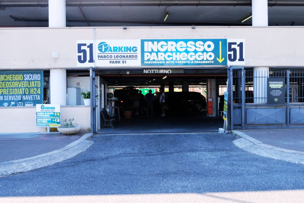 Parcheggio auto sicuro a Fiumicino: come riconoscere un servizio davvero affidabile